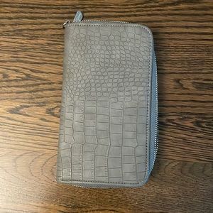 Thirty-one All About the Benjamin Wallet